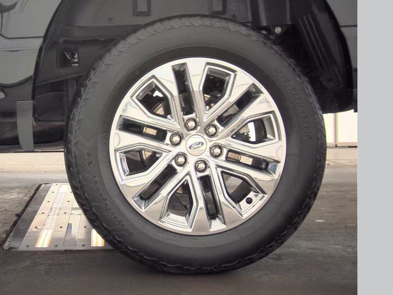 2025 Ford F-150 Lariat AWD