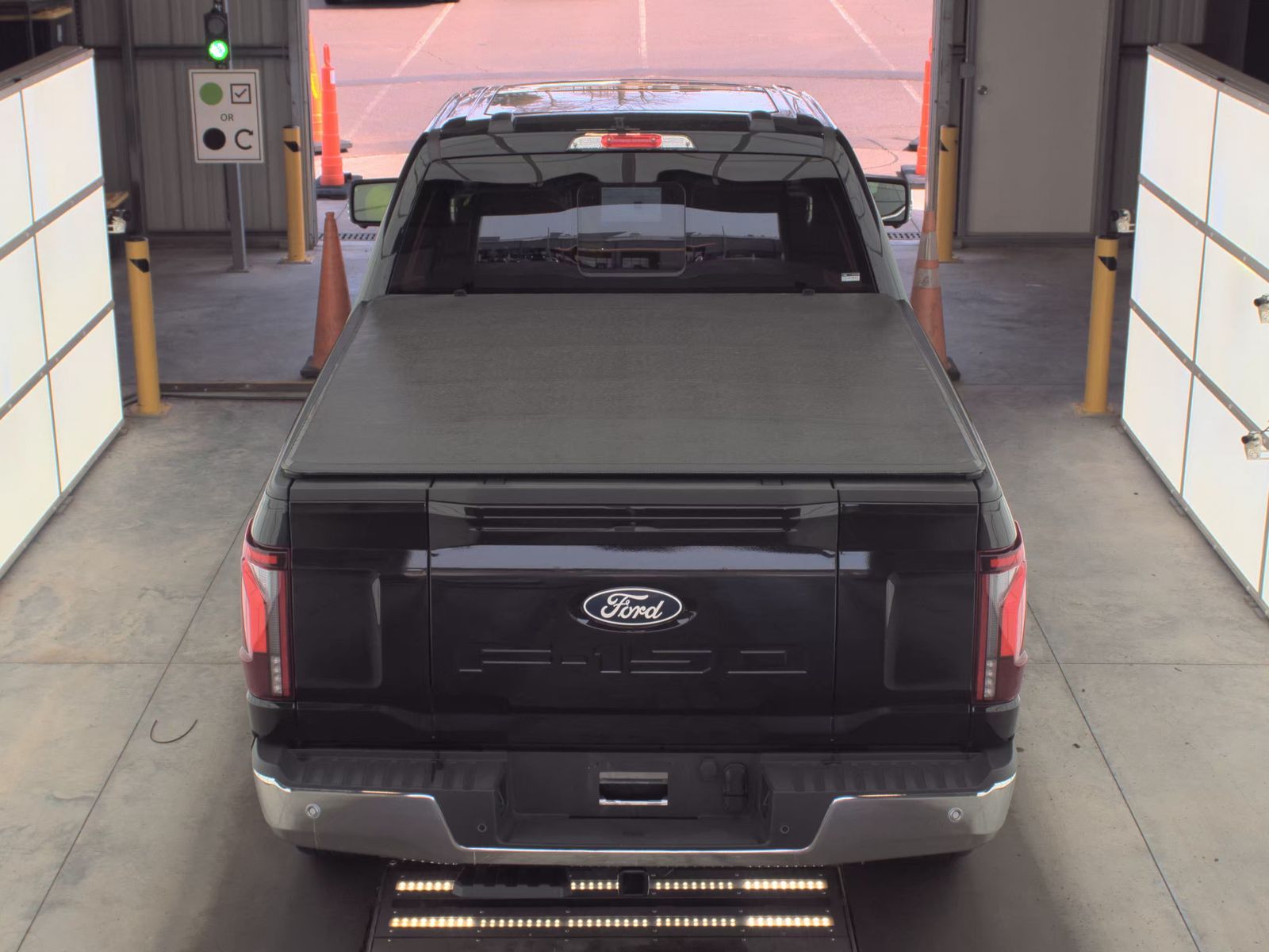 2025 Ford F-150 Lariat AWD