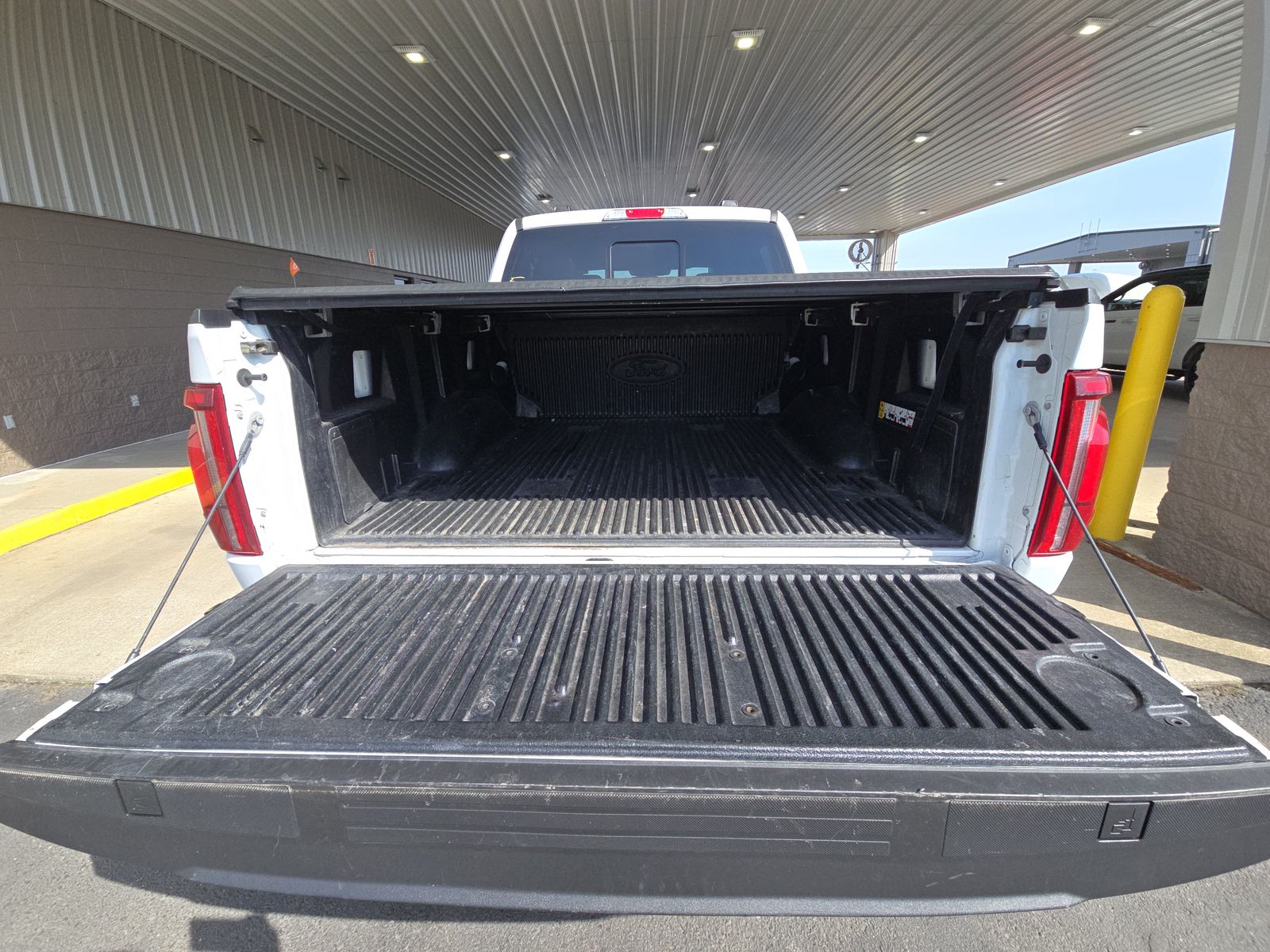 2024 Ford F-150 Hybrid Lariat AWD