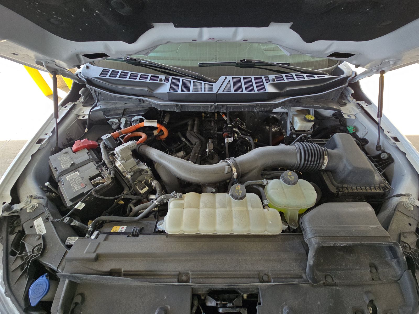 2024 Ford F-150 Hybrid Lariat AWD