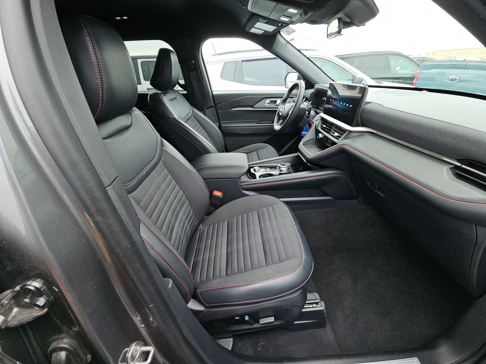 2025 Ford Explorer ST-Line AWD