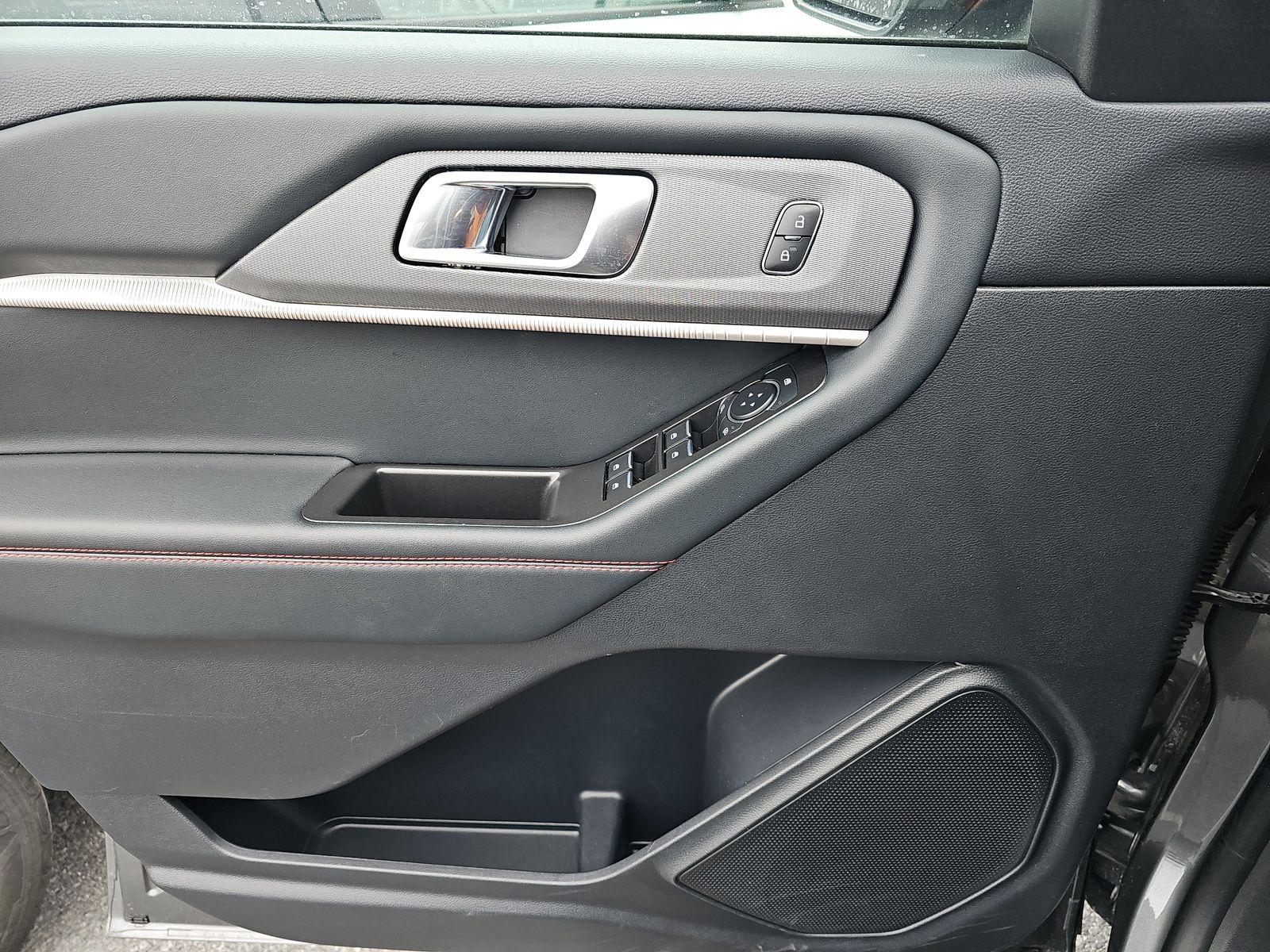 2025 Ford Explorer ST-Line AWD