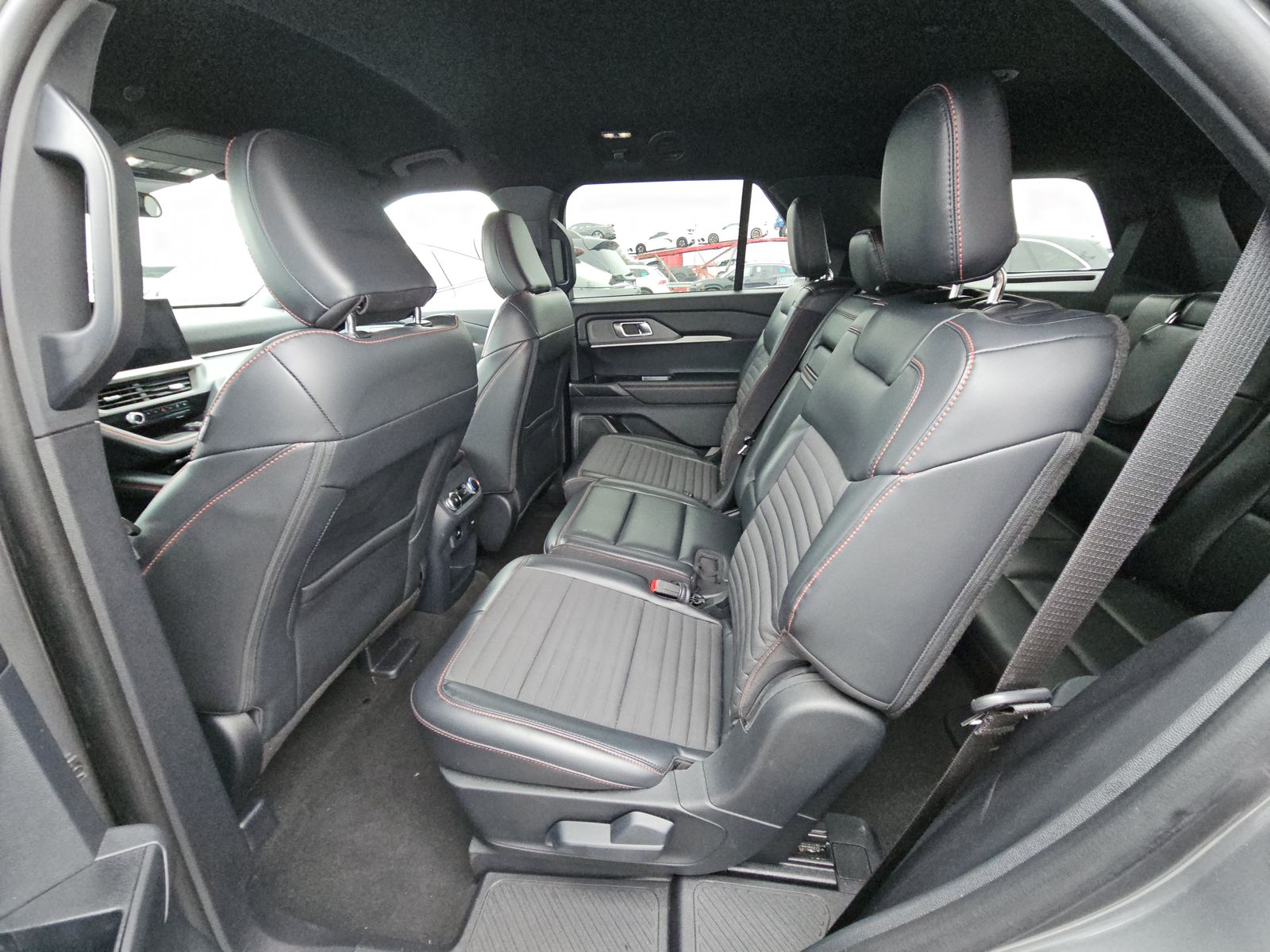 2025 Ford Explorer ST-Line AWD