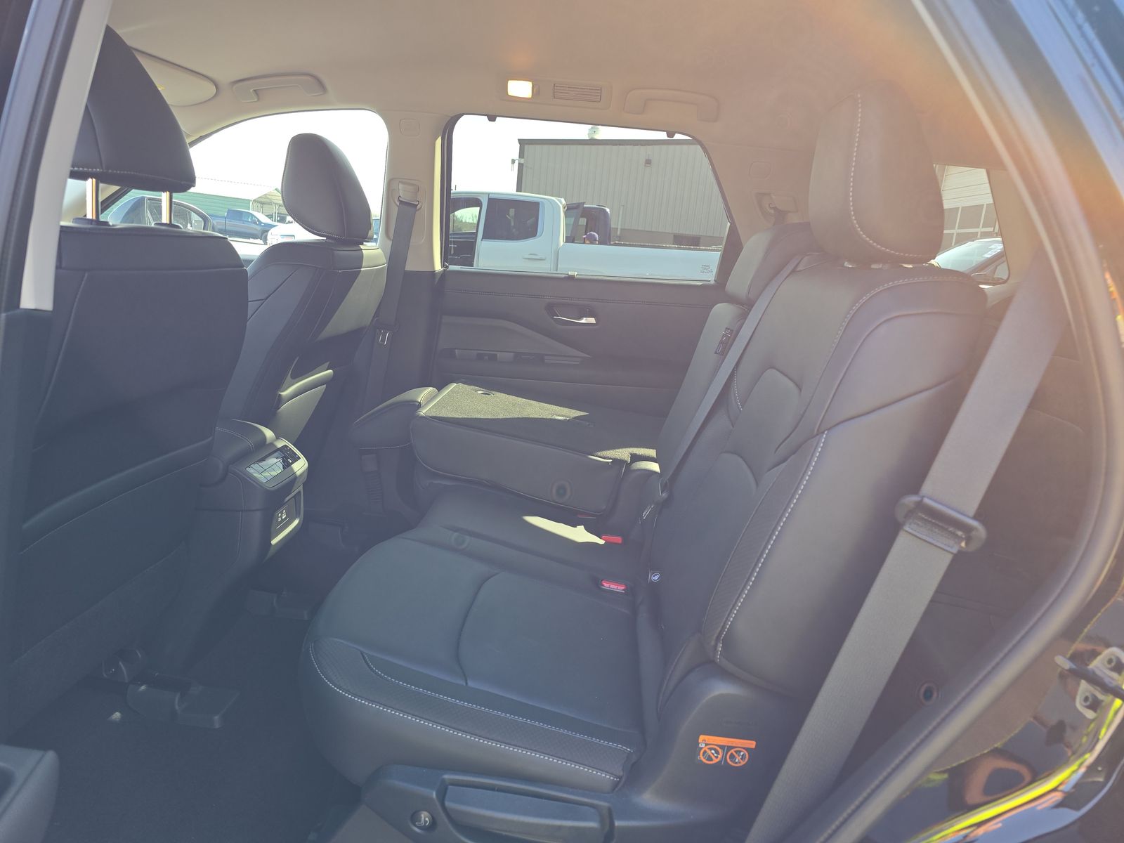 2025 Nissan Pathfinder SL AWD