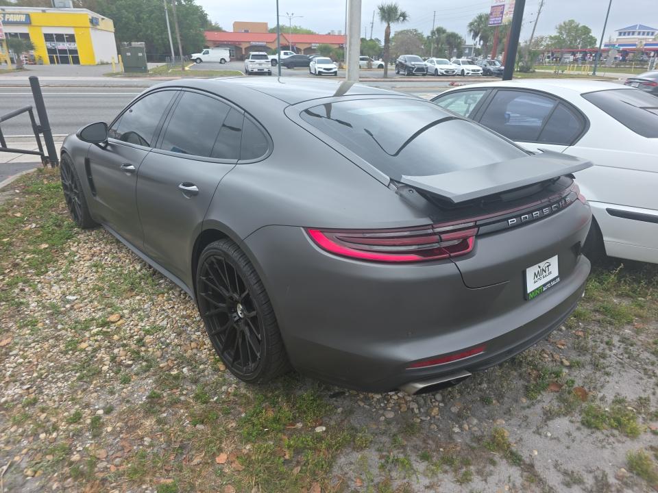 2018 Porsche Panamera 4 AWD