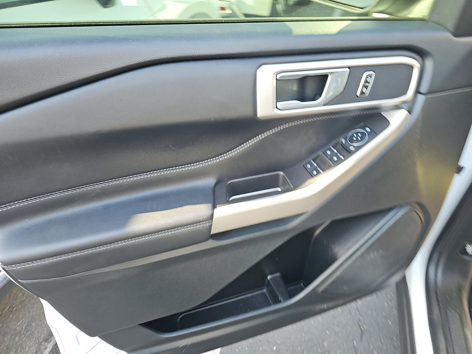 2023 Ford Explorer XLT RWD