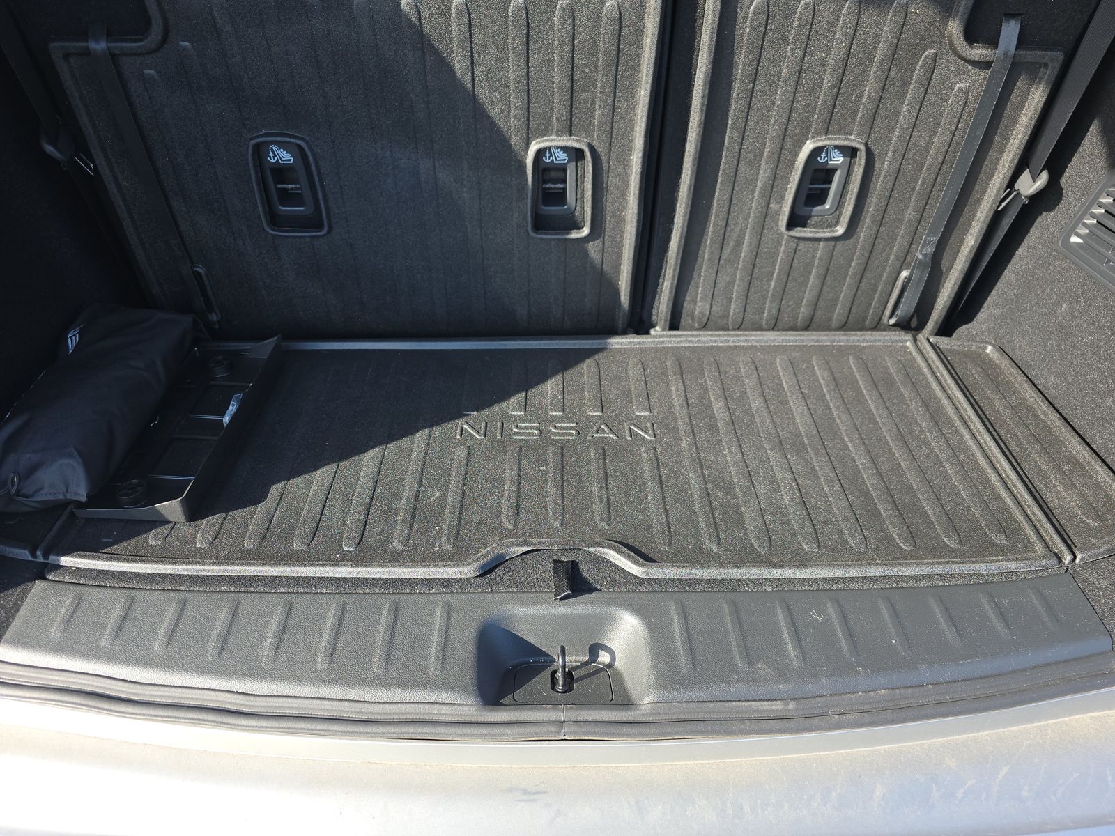 2025 Nissan Pathfinder SL AWD