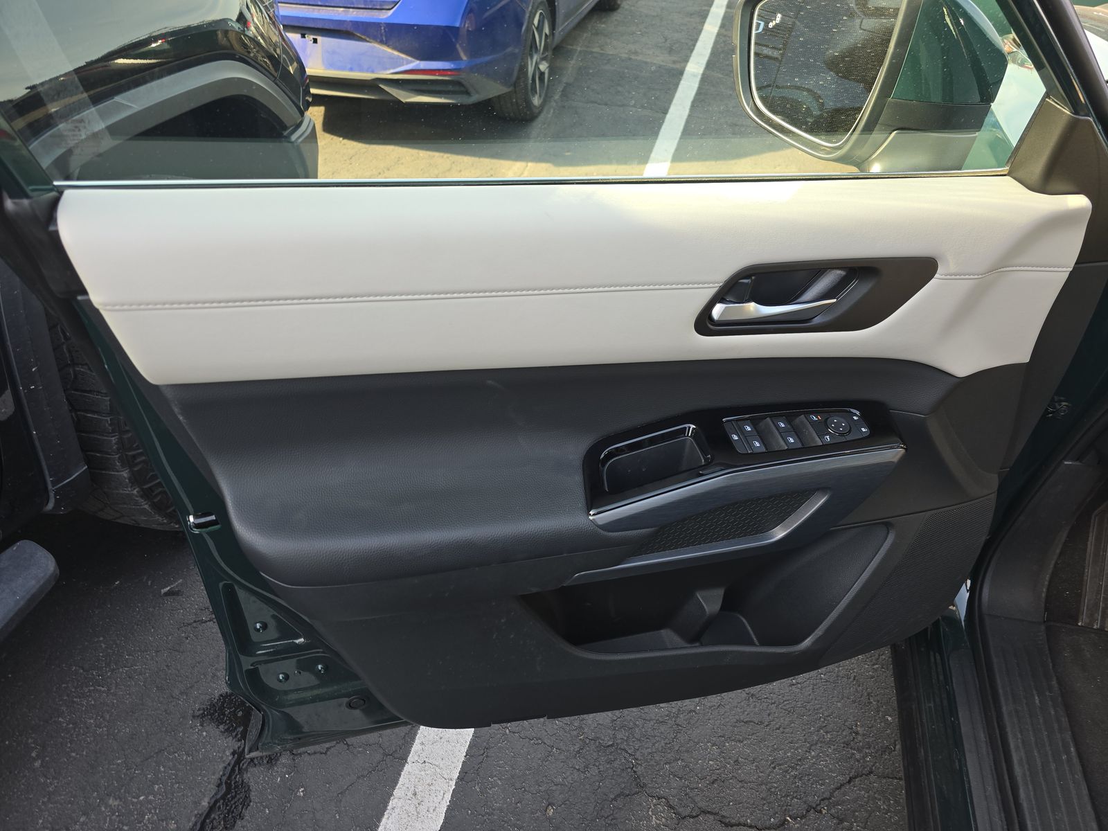 2025 Nissan Pathfinder SL FWD