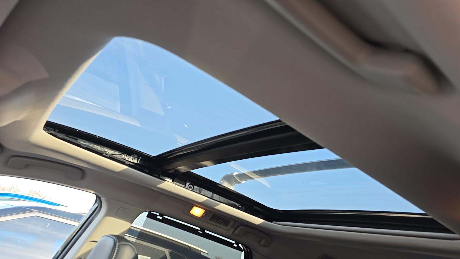 2025 Nissan Pathfinder SL FWD