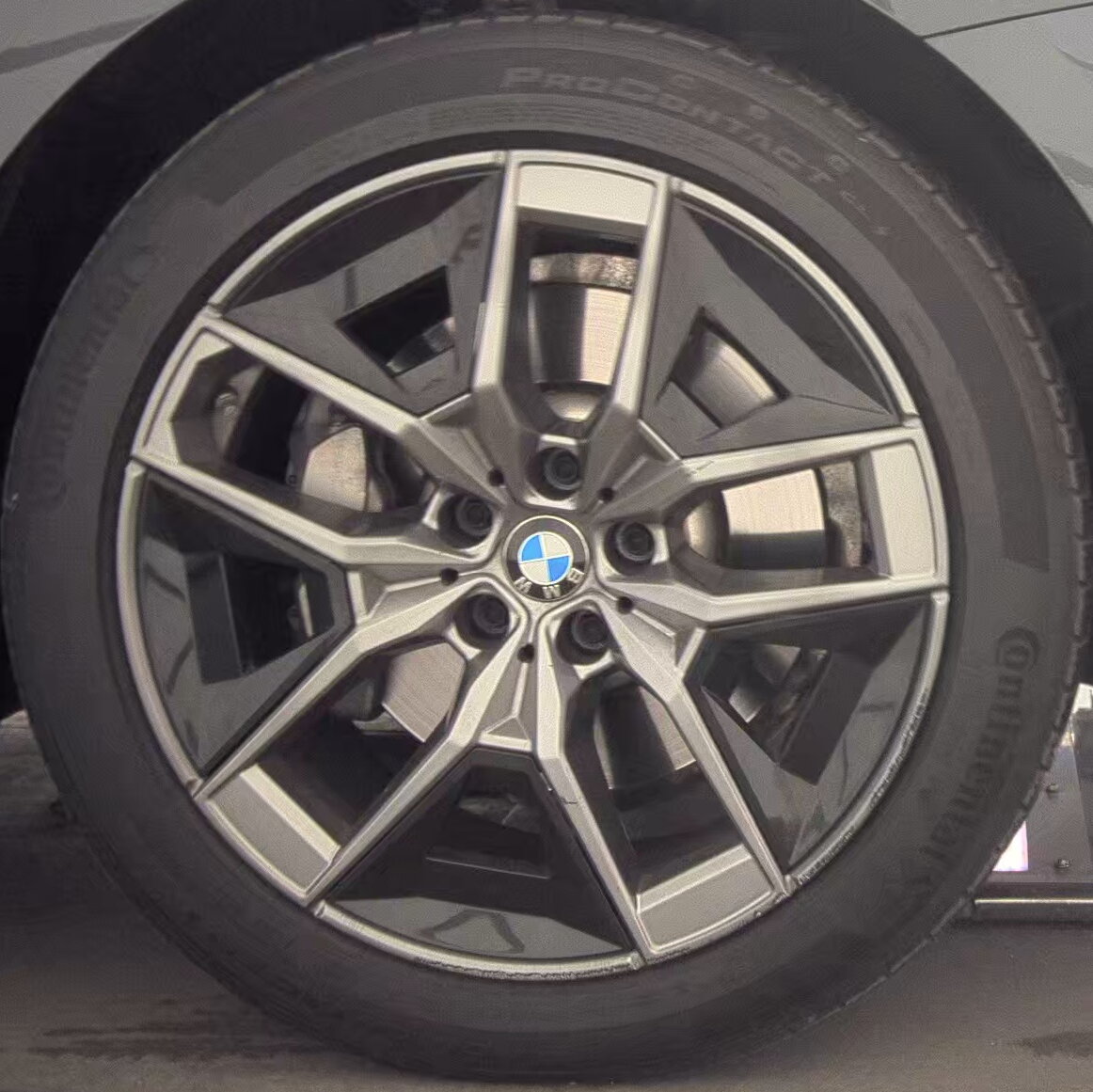 2026 BMW 5 Series 530i FWD