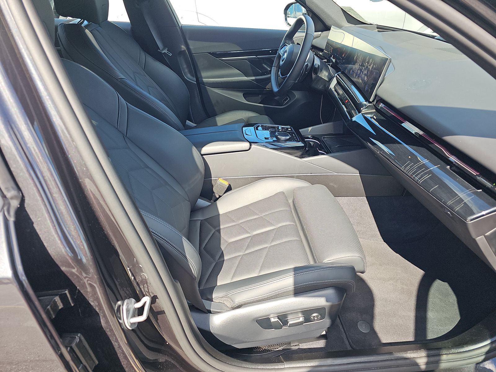 2026 BMW 5 Series 530i FWD