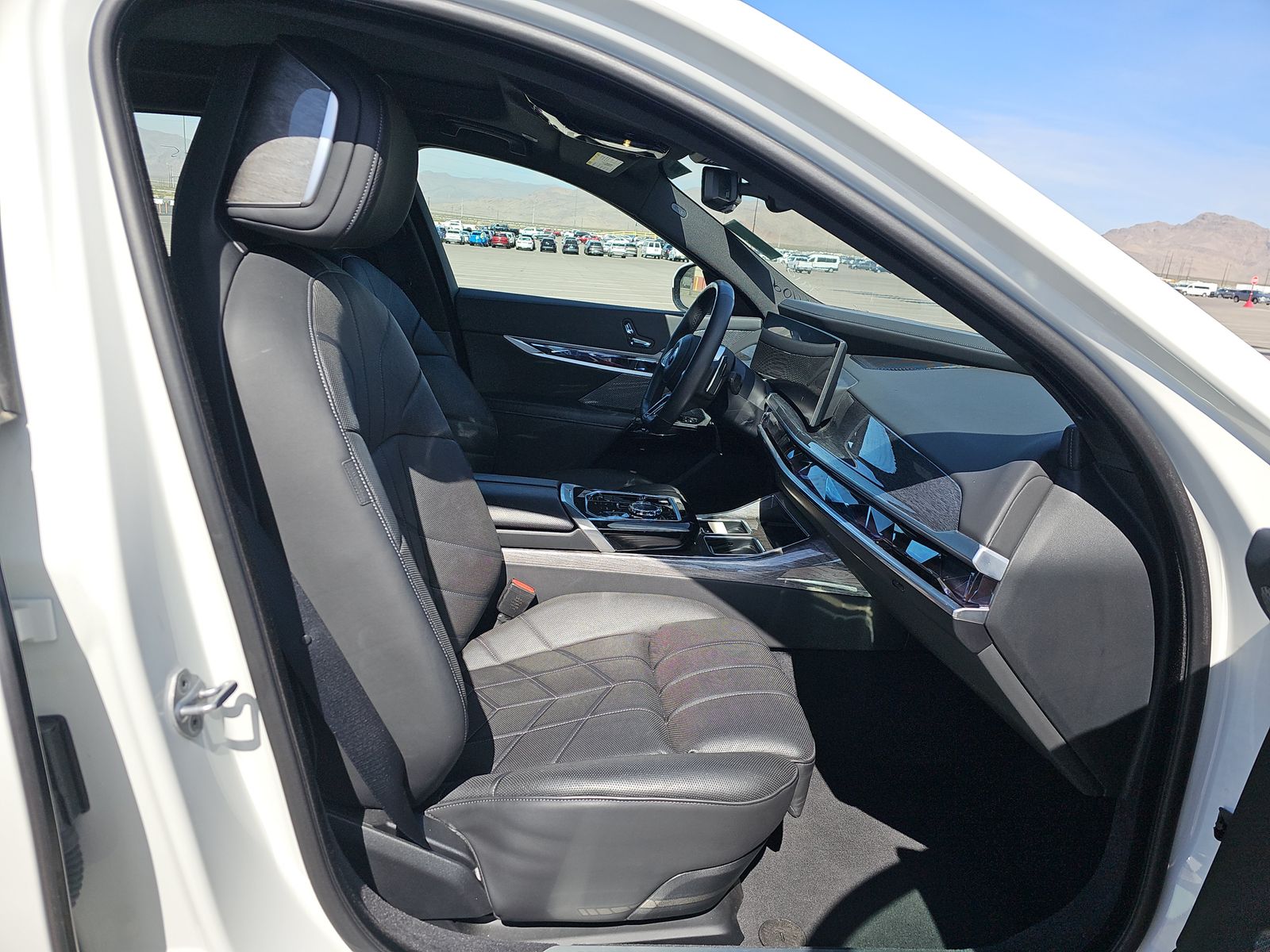 2025 BMW 7 Series 740i RWD