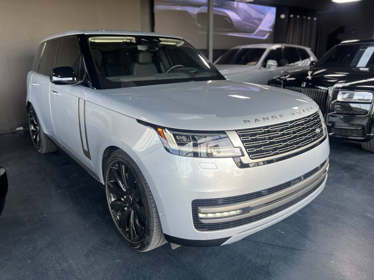2023 Land Rover Range Rover SE AWD