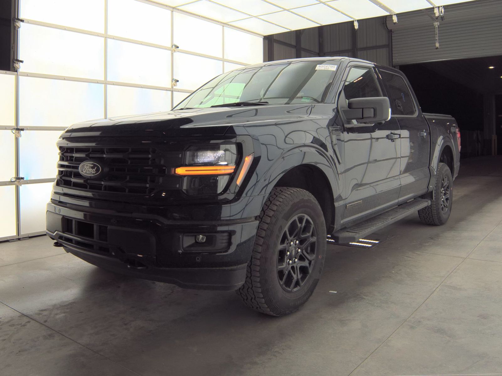 2025 Ford F-150 Hybrid XLT AWD