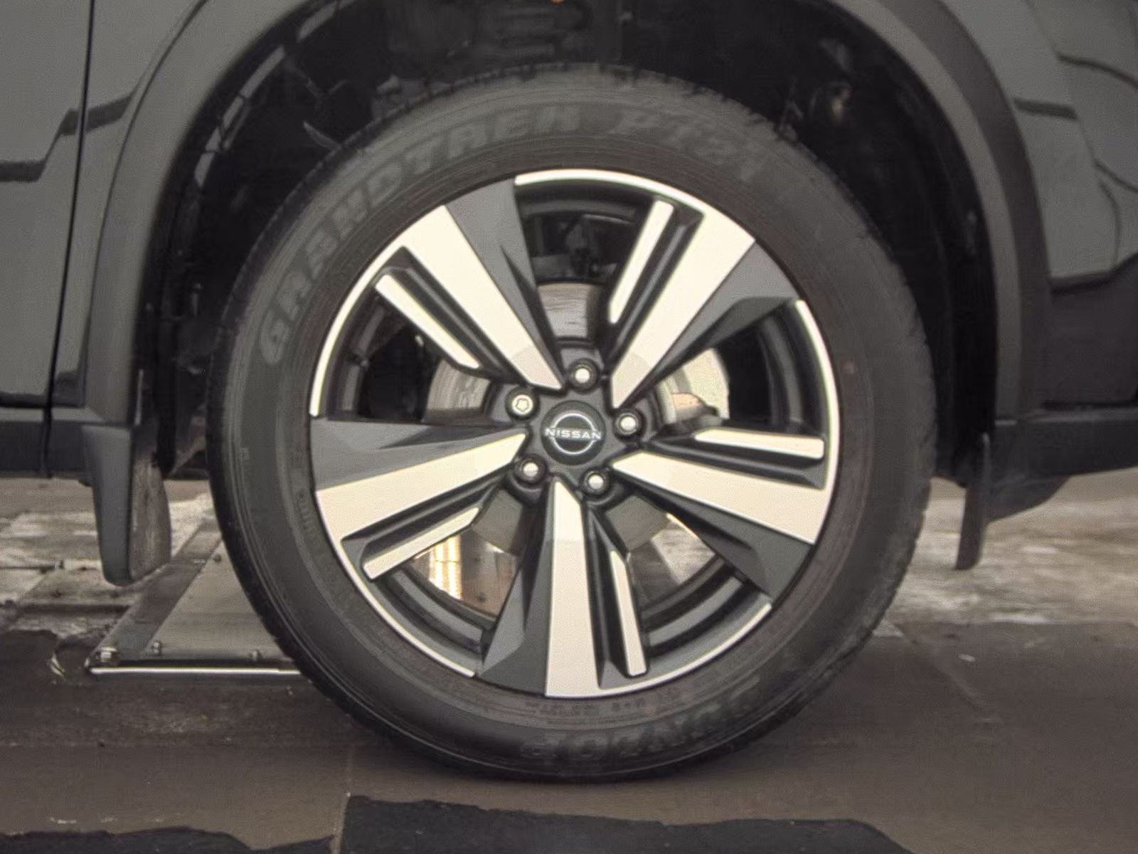 2025 Nissan Rogue SL FWD