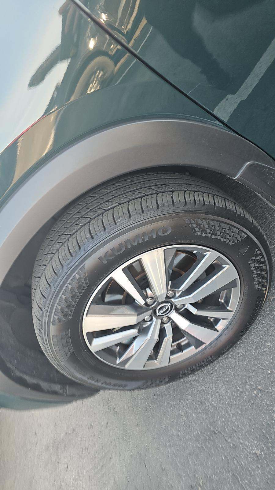 2025 Nissan Pathfinder SL FWD