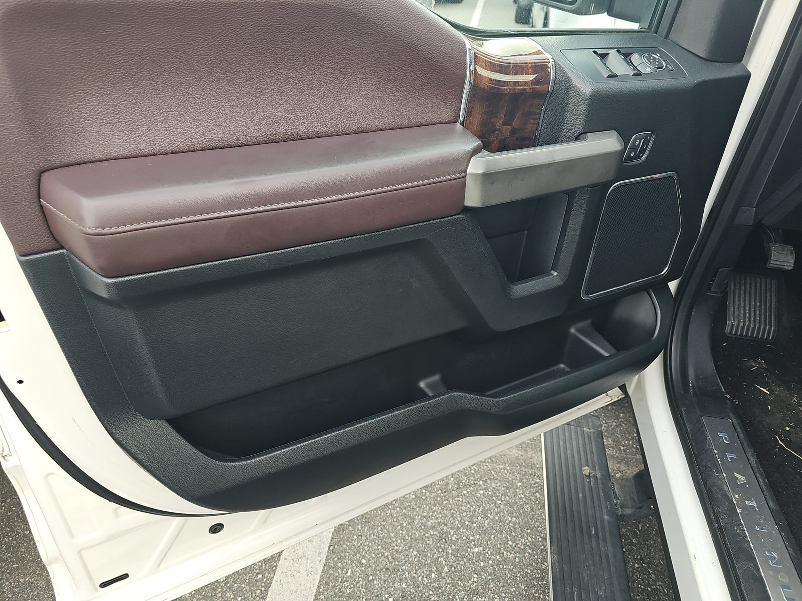 2015 Ford F-150 Platinum RWD