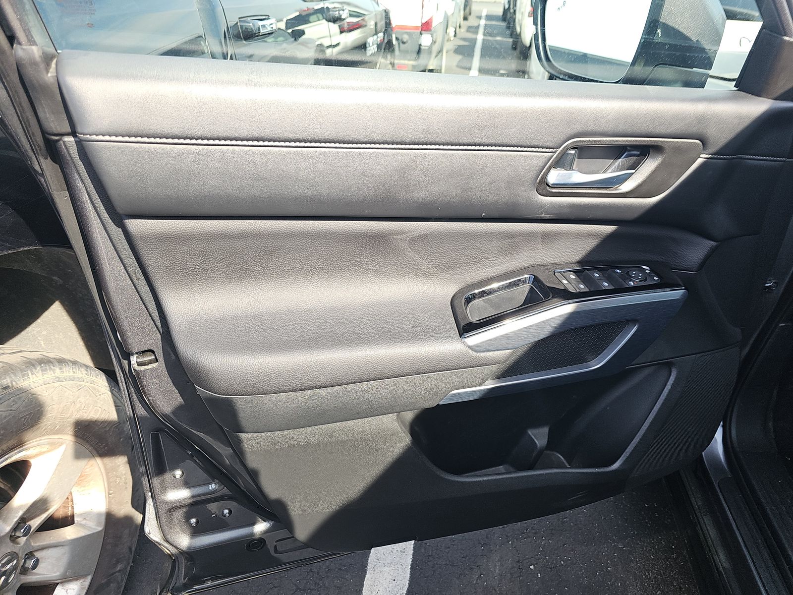 2025 Nissan Pathfinder SL FWD