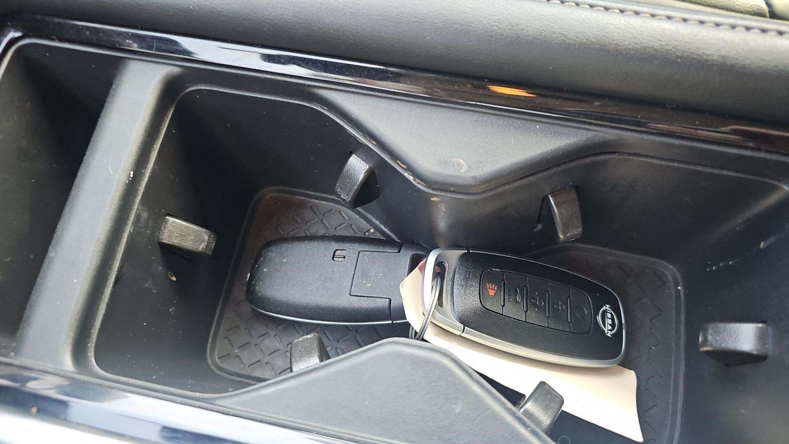 2025 Nissan Pathfinder SL FWD