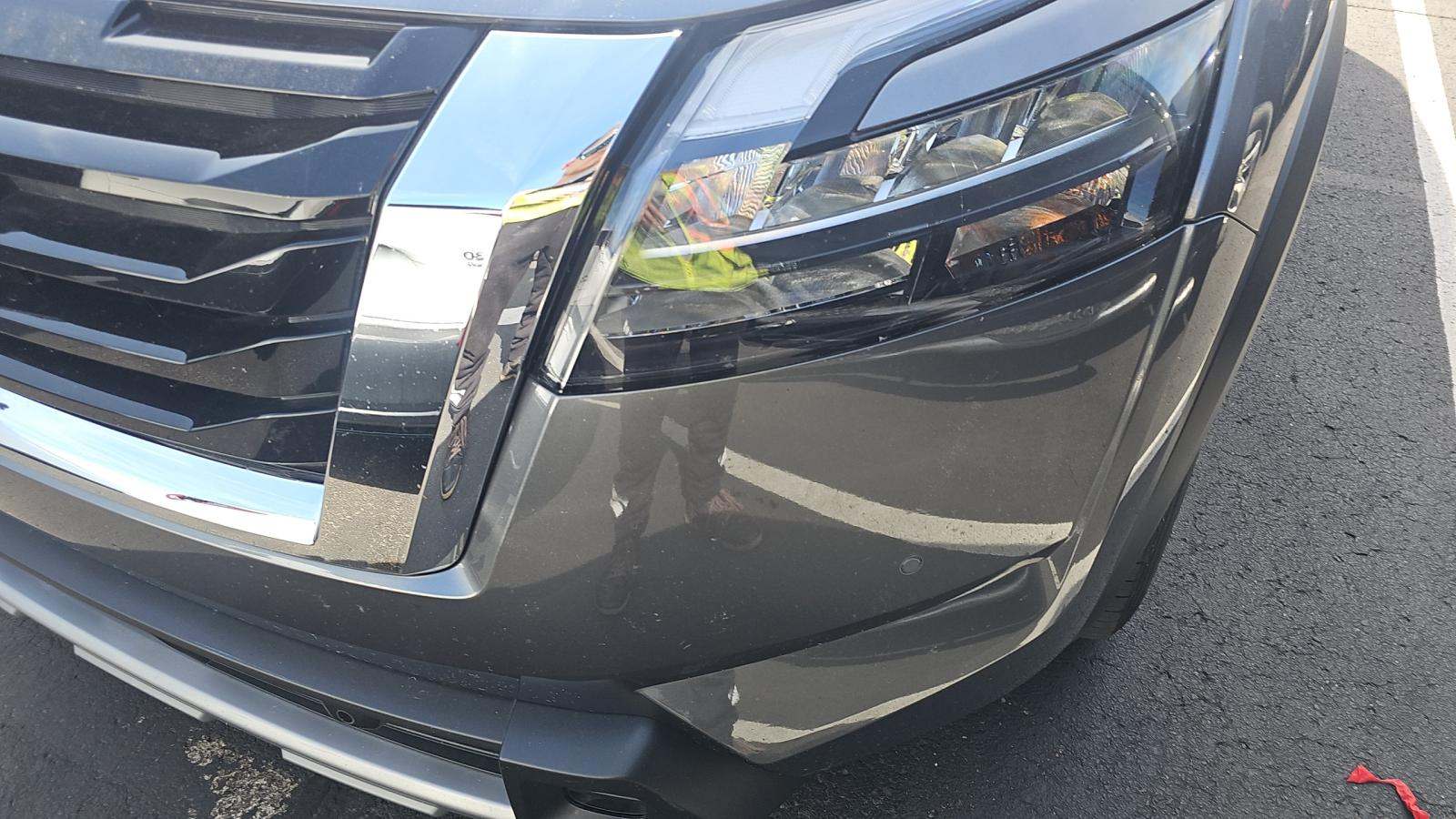 2025 Nissan Pathfinder SL FWD