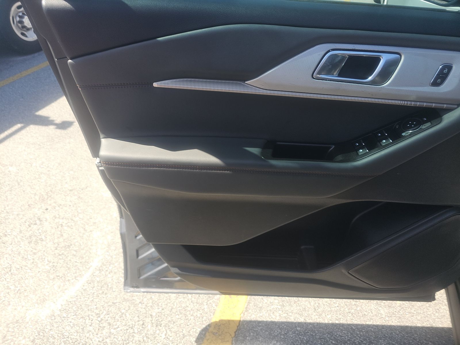 2025 Ford Explorer Active RWD