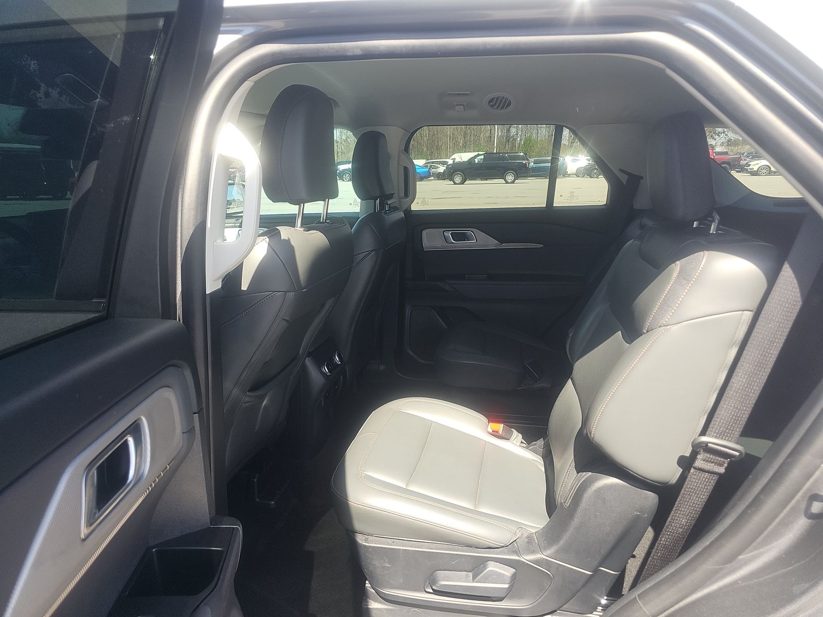 2025 Ford Explorer Active RWD