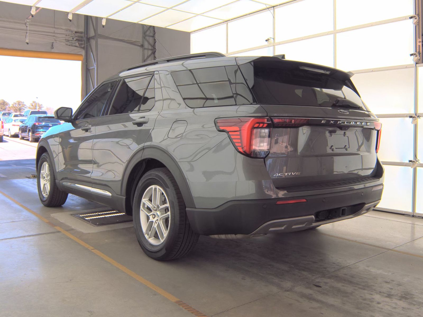 2025 Ford Explorer Active RWD