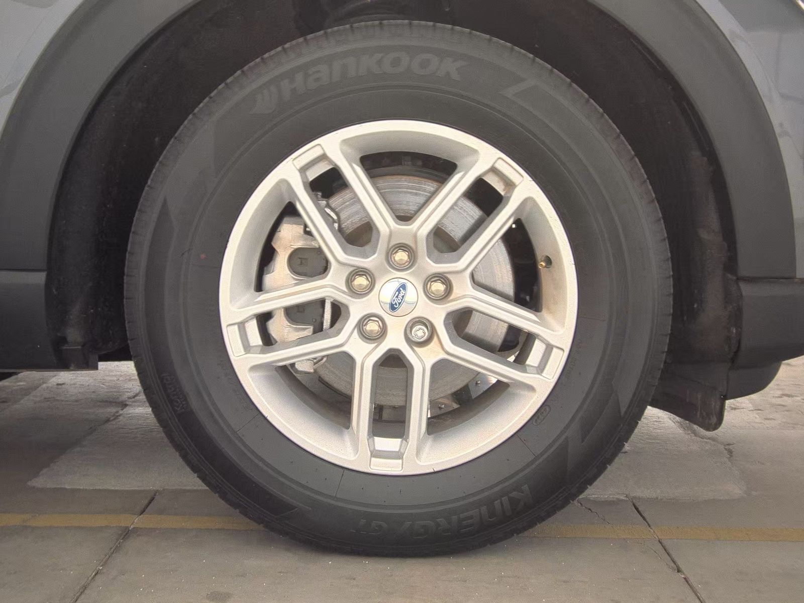 2025 Ford Explorer Active RWD