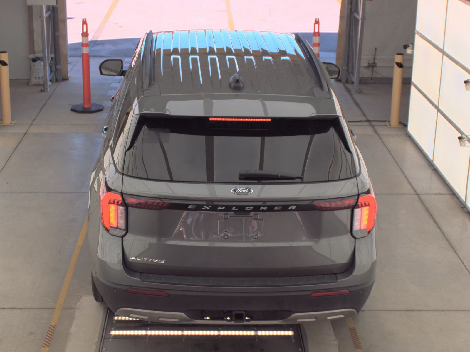 2025 Ford Explorer Active RWD