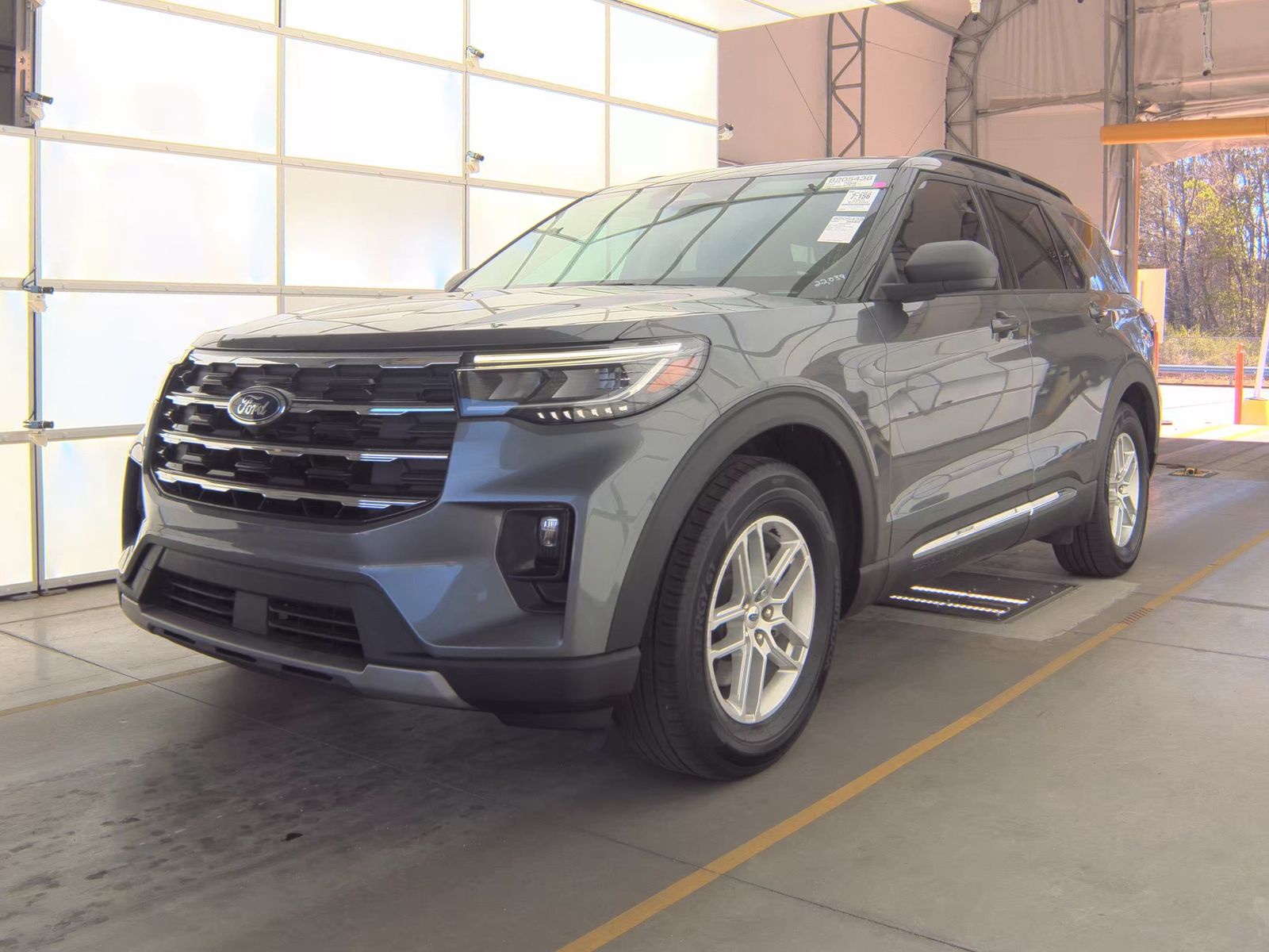 2025 Ford Explorer Active RWD