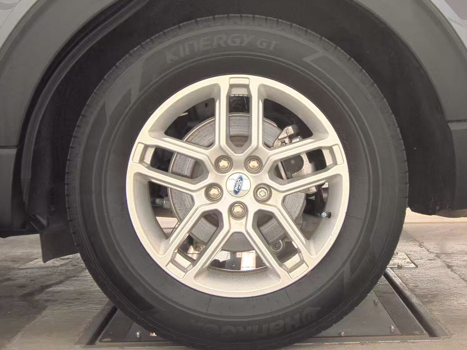 2025 Ford Explorer Active RWD