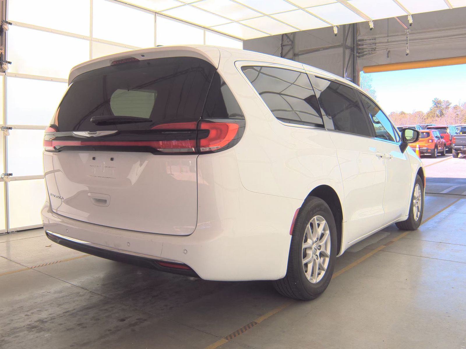 2025 Chrysler Pacifica Select FWD