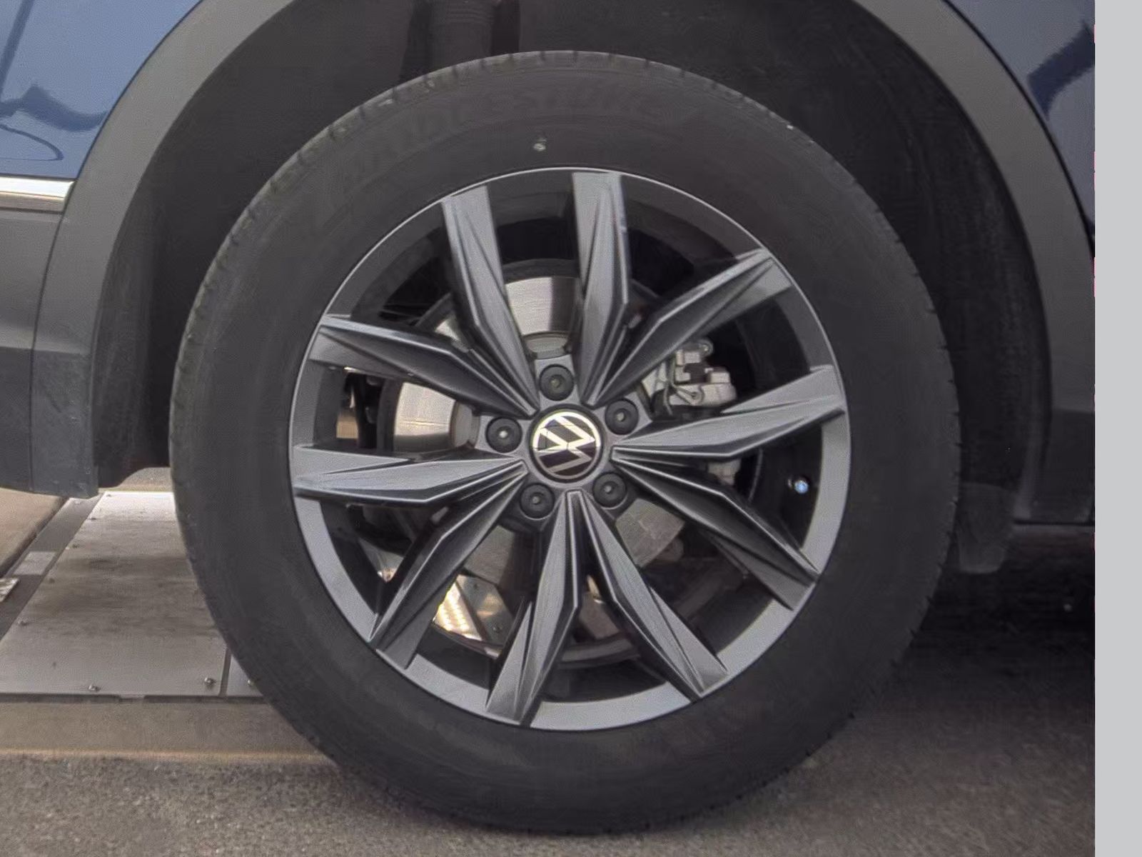 2022 Volkswagen Tiguan 2.0T SE FWD