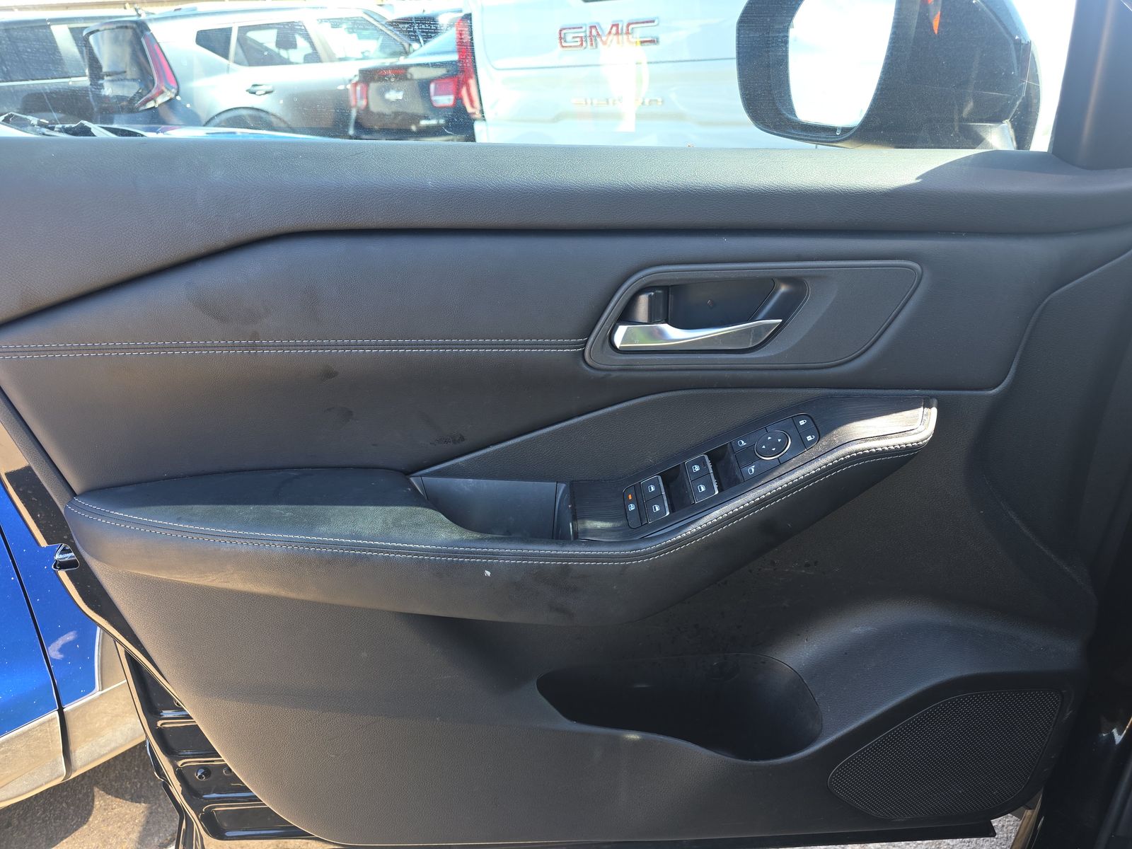 2025 Nissan Rogue SL FWD