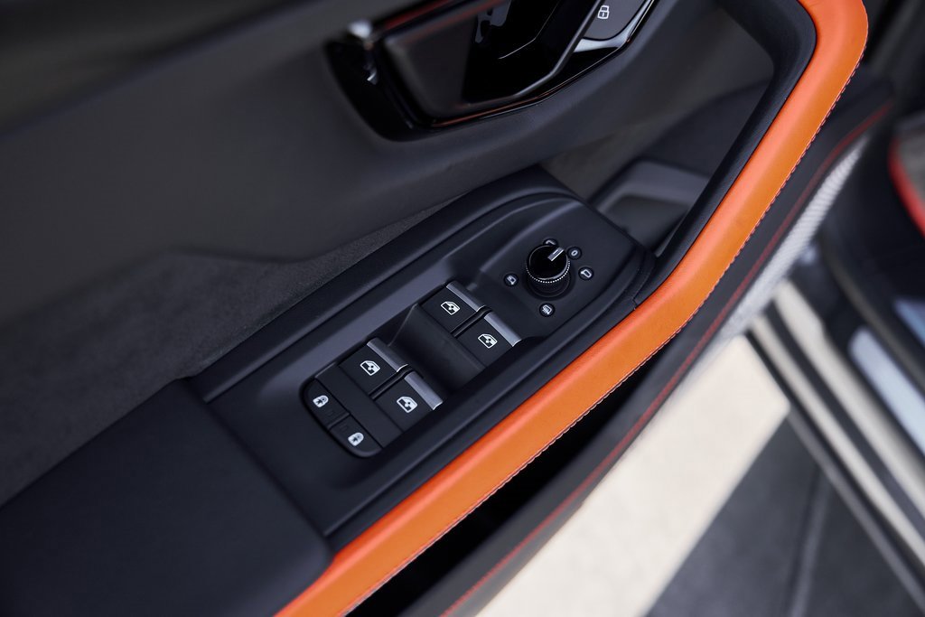 2025 Lamborghini Urus Plug-In Hybrid SE AWD