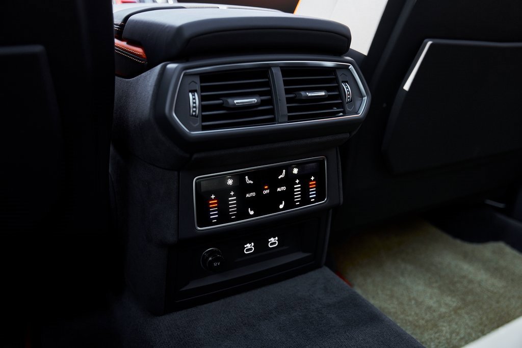 2025 Lamborghini Urus Plug-In Hybrid SE AWD