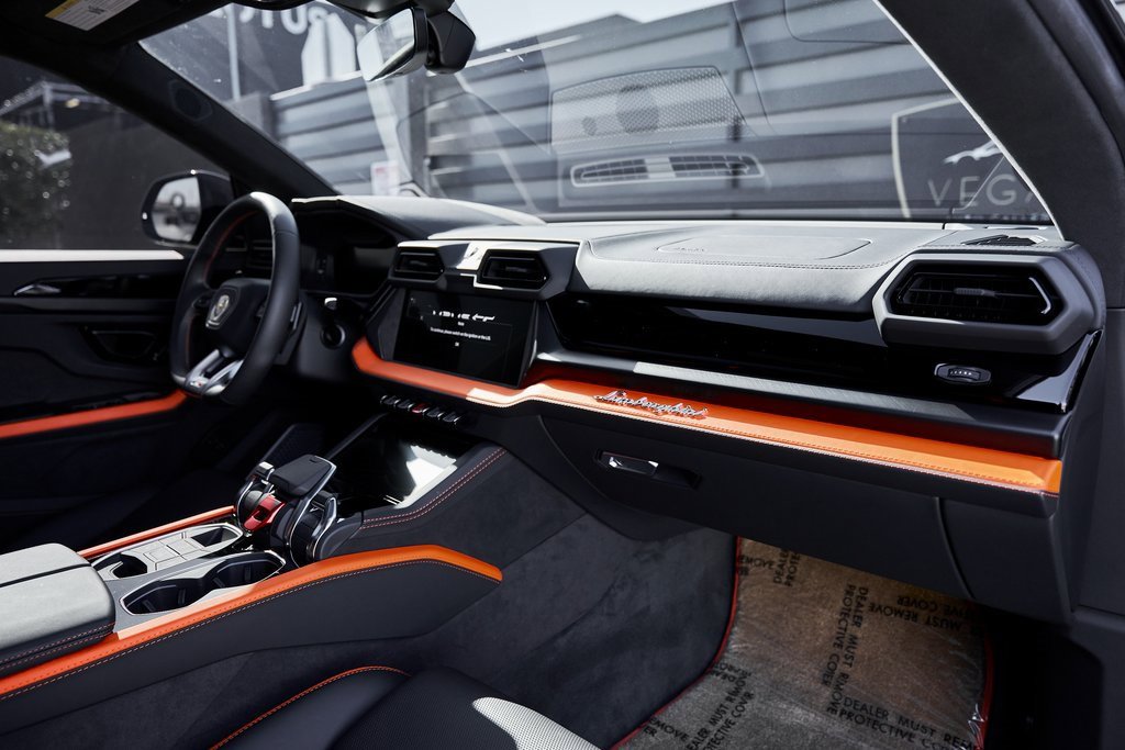 2025 Lamborghini Urus Plug-In Hybrid SE AWD