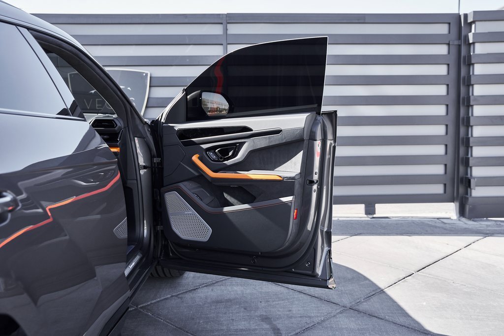 2025 Lamborghini Urus Plug-In Hybrid SE AWD