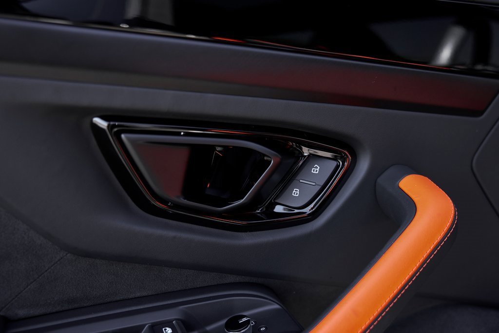 2025 Lamborghini Urus Plug-In Hybrid SE AWD