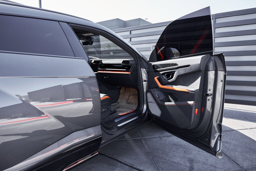 2025 Lamborghini Urus Plug-In Hybrid SE AWD