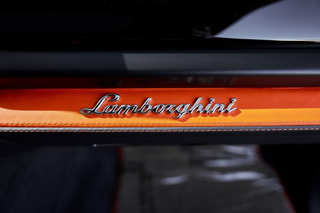 2025 Lamborghini Urus Plug-In Hybrid SE AWD