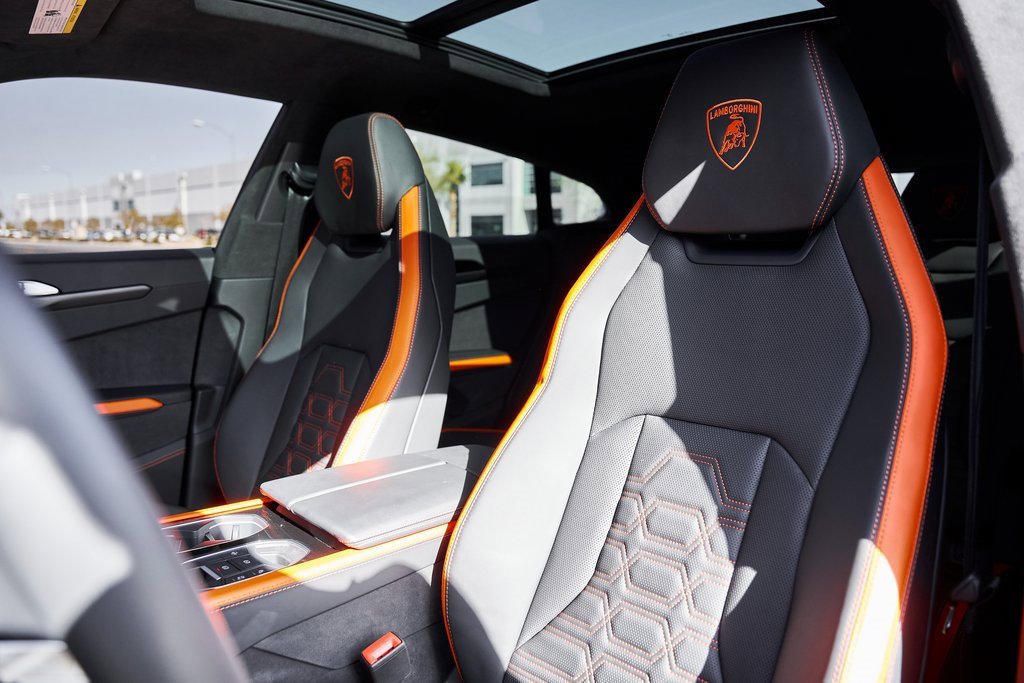 2025 Lamborghini Urus Plug-In Hybrid SE AWD