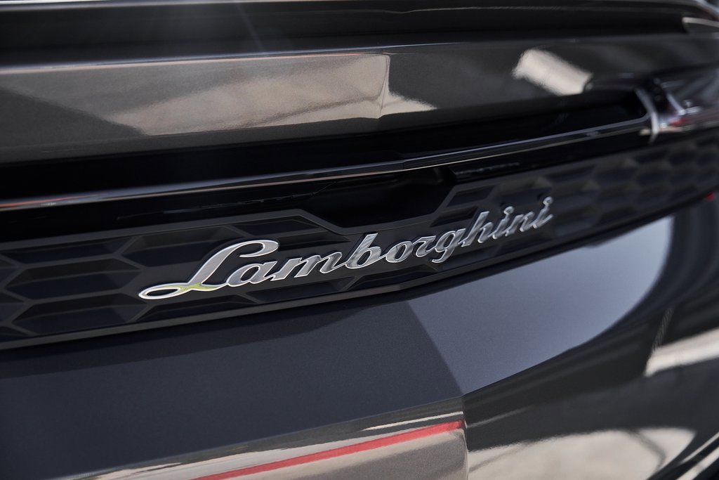 2025 Lamborghini Urus Plug-In Hybrid SE AWD