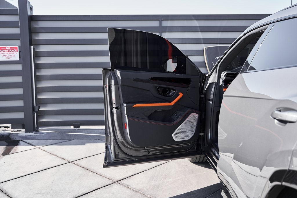 2025 Lamborghini Urus Plug-In Hybrid SE AWD