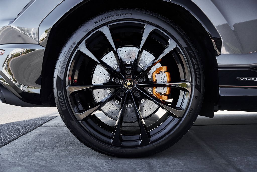 2025 Lamborghini Urus Plug-In Hybrid SE AWD