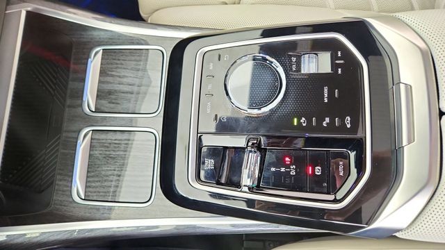 2025 BMW 7 Series 740i xDrive AWD