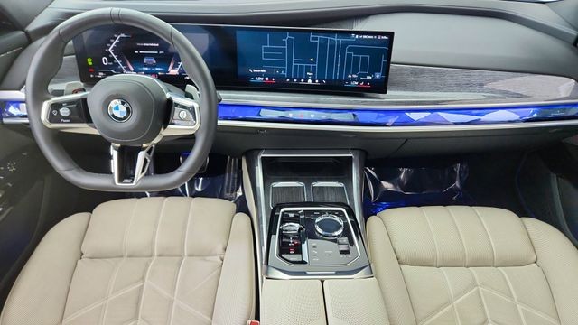 2025 BMW 7 Series 740i xDrive AWD
