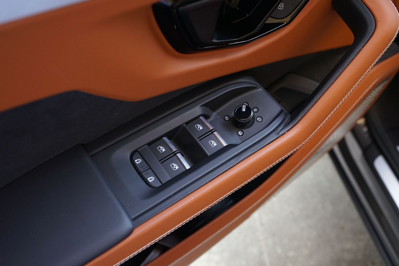 2025 Lamborghini Urus Plug-In Hybrid SE AWD