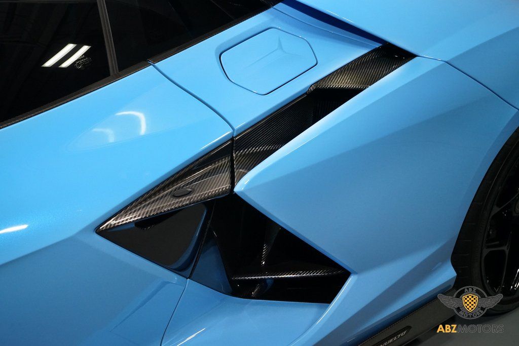 2025 Lamborghini Revuelto Base AWD