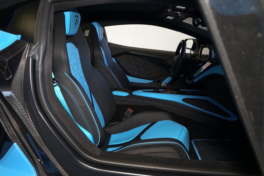 2025 Lamborghini Revuelto Base AWD